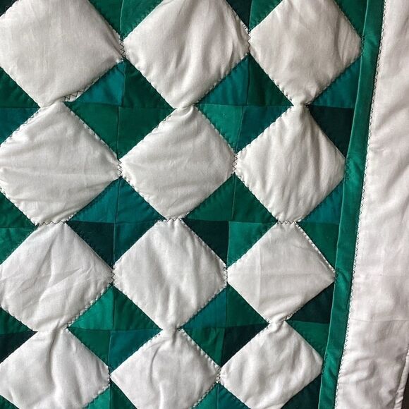 NWT Hand Crafted Colors of Green Quilt - Picture 8 of 12